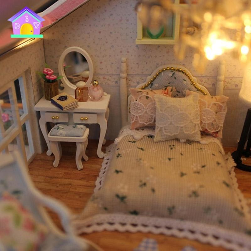 Heaven Light DIY Sweet Wooden Miniature Dollhouse